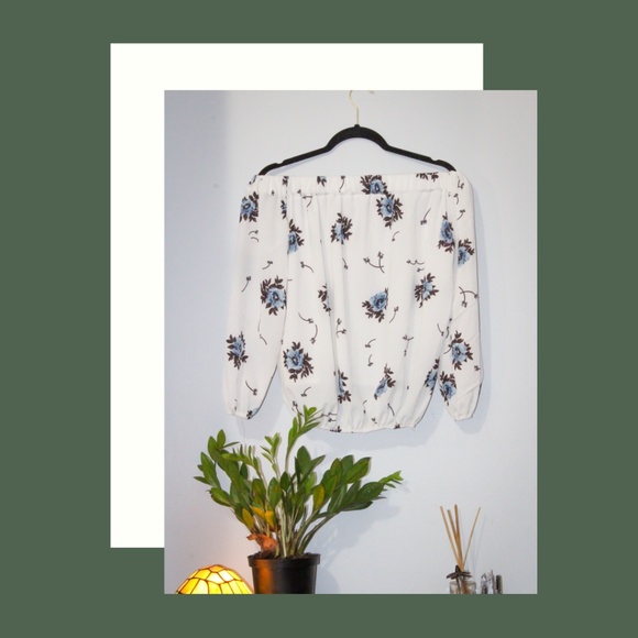 Off the Shoulder Floral Blouse - Picture 1 of 1